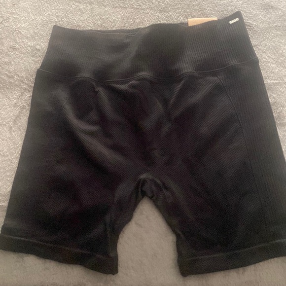 Victoria's Secret Seamless Bike Shorts - Picture 2 of 9